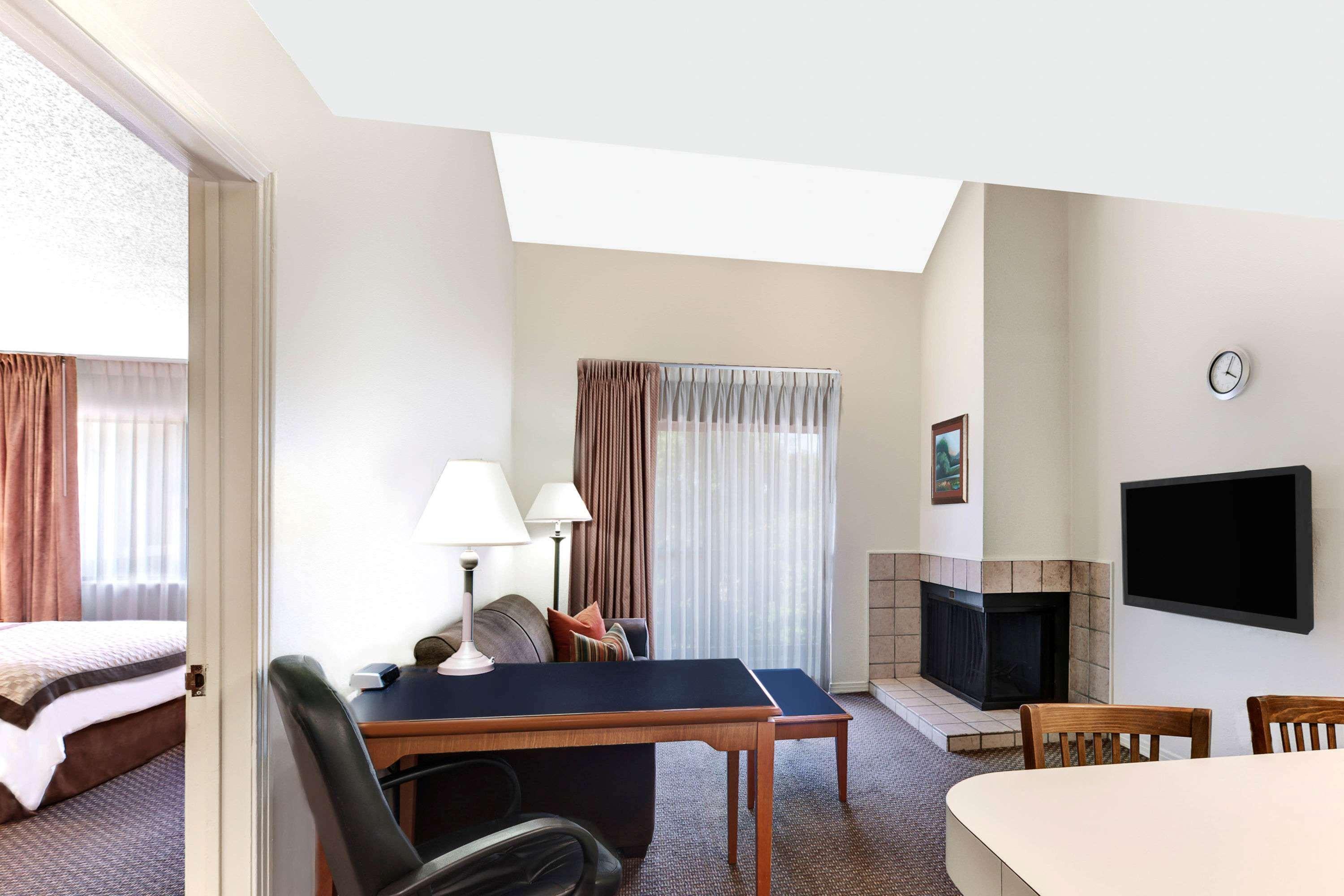 Value Suites Extended Stay - Arlington Exterior foto